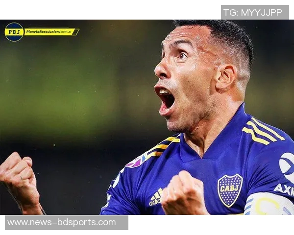 特维斯重返博卡主场获赠纪念球衣感动不已重温昔日辉煌 特维斯重返博卡主场获赠纪念球衣感动不已重温昔日辉煌