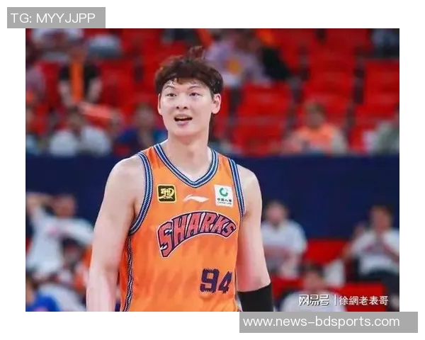 弗格正式加盟上海队新赛季与张镇麟携手再战篮球赛场