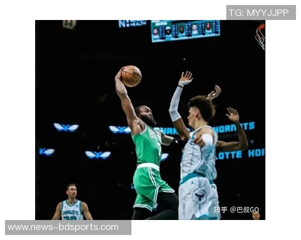 杰伦布朗首节狂砍16分8中7表现惊艳数据全面爆发引发热议