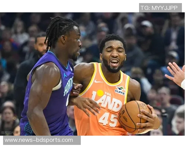 克尼佩尔称赞球队配合默契49个进球中39次助攻展现团队篮球魅力