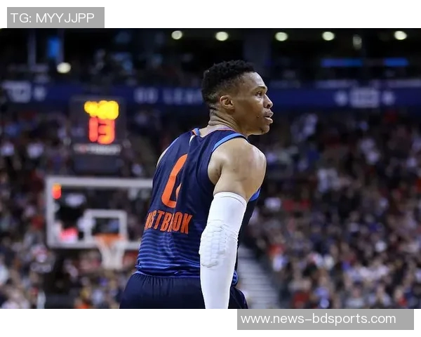 克瓦拉茨赫利亚训练受伤缺席合练球迷期待他早日回归赛场