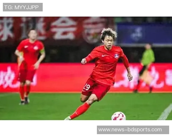 海港与茹子楠转会谈判接近尾声预计12月顺利完成交易 海港与茹子楠转会谈判接近尾声预计12月顺利完成交易